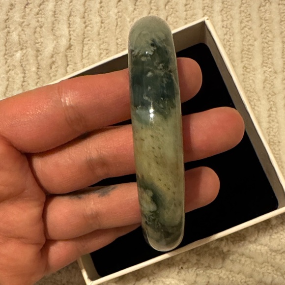 Green and Cream Bangle Bracelet - Picture 7 of 7